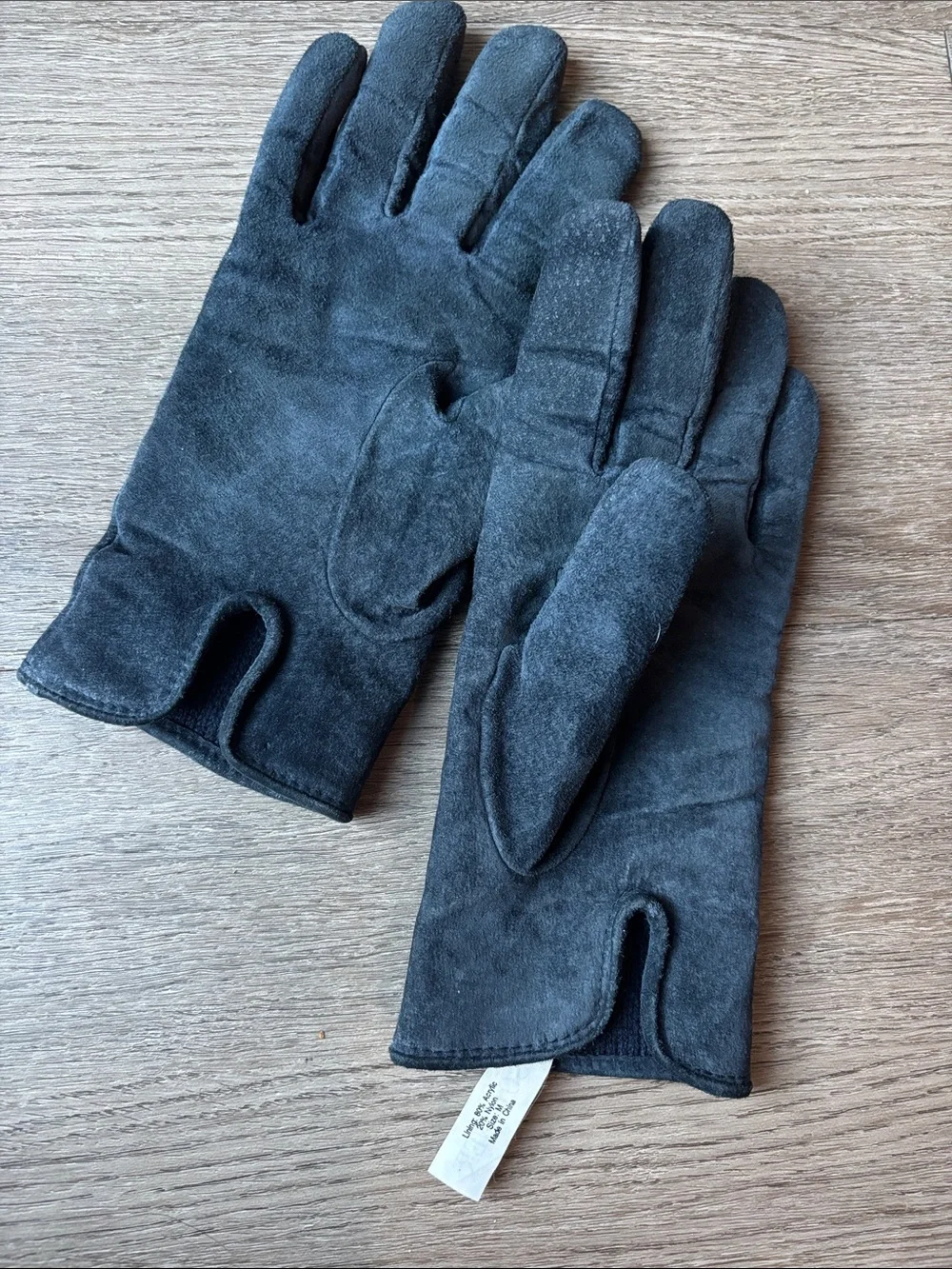 Isotoner women’s suede Navy Blue Leather Lined Driving Gloves. - Picture 3 of 8